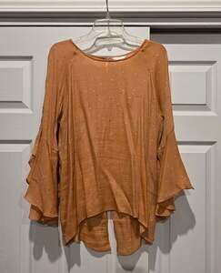 LC Lauren Conrad Flutter Sleeve Blouse